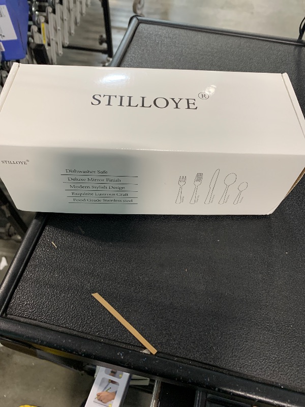 Photo 1 of Dinnerware