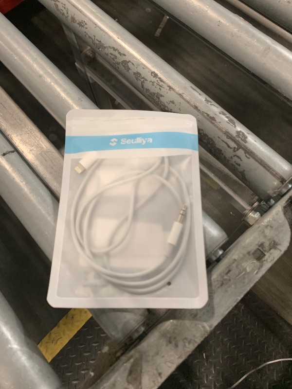 Photo 1 of (Apple MFi Certified) iPhone AUX Cord,Lightning to 1/8 Inch Audio Cable,3.3ft, Headphone Jack Adapter Male Aux Stereo Audio Cable Compatible for iPhone 14/13/12/11/XR/X/8/7 (White)