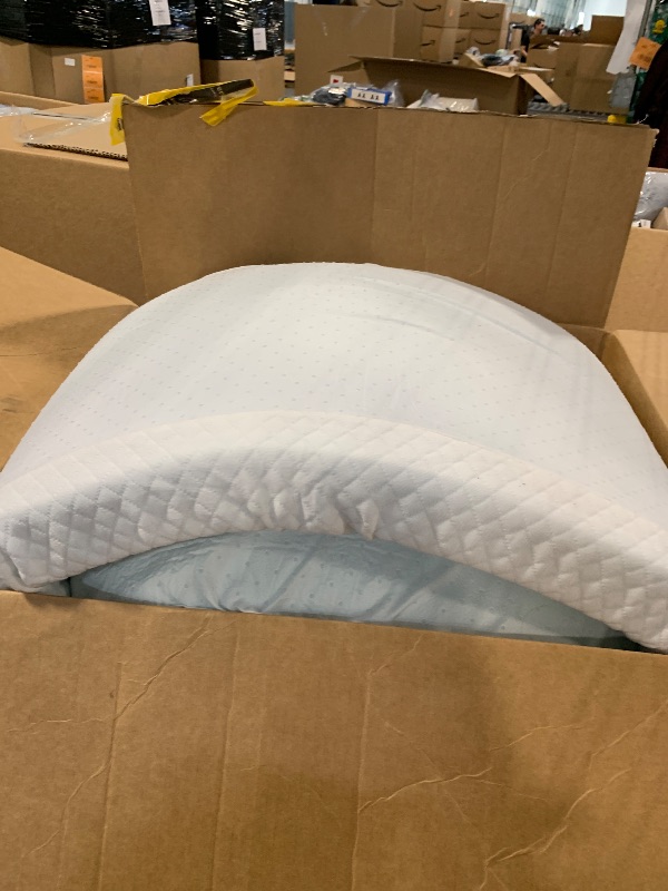 Photo 1 of ***TWIN SIZE*** 
***SIMILAR ITEM*** SINWEEK 2 Inch Gel Memory Foam Mattress Topper with Cooling Cover Ventilated Soft Mattress Pad, Bed Topper, CertiPUR-US Certified, Twin Size