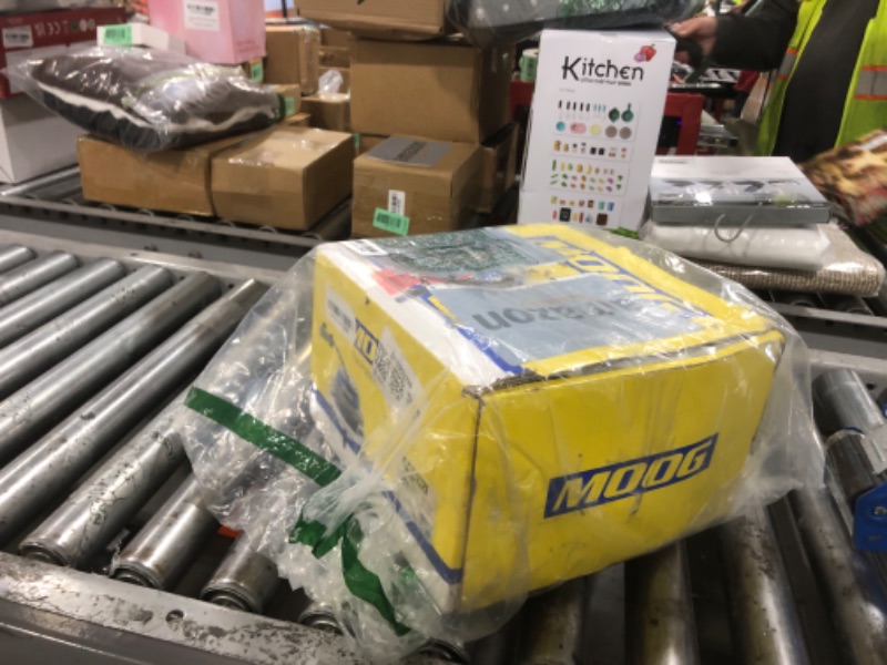 Photo 1 of MOOG 515160 Wheel Bearing and Hub Assembly for Chevrolet Silverado 1500