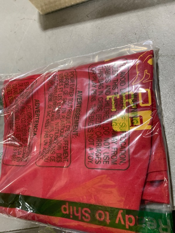 Photo 1 of Size M - Shirt