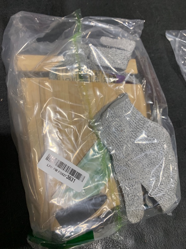 Photo 1 of WAYCOM 12pcs Wood Whittling Kit Wood Carving Tools Set Hook Carving Knife,Detail Wood Knife,Whittling Knife Cut Resistant Gloves Leather Sheath And Bamboo Present Box For Spoon,Bowl,Cup