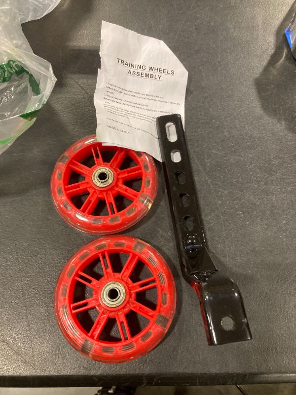 Photo 1 of * MISSING PARTS* HUWAY Training Wheels Flash Mute Wheel Bicycle stabiliser Mounted Kit Compatible for Bikes of 12 14 16 18 20 Inch? 1 Pair (red)