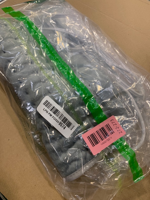 Photo 1 of Deepsoon Heating Pad,Electric Heating Pads for Back,Neck,Abdomen,Moist Heating Pad for Shoulder,Knee,Arms,Legs,Dry/Moist Heat & Auto Shut Off,Christmas Gifts for Men and Women,Light Gray,24x12 Inch