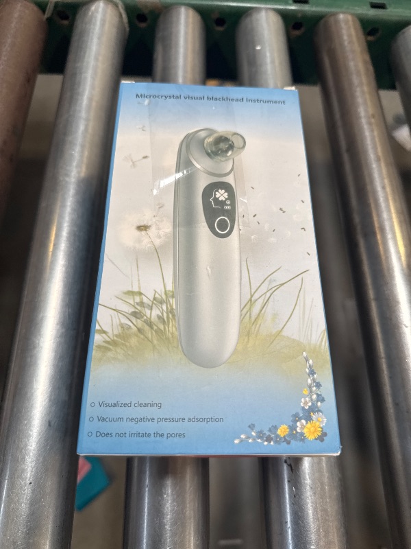 Photo 1 of 2026 Pore Vacuum with Camerafor, USB Rechargeable Blackhead Remover Vacuum,3 Levels Adjustable Pore Vacuum Blackhead Remover, 6 Suction Heads,Face Vacuum Pore Cleanser for Women & Men-White