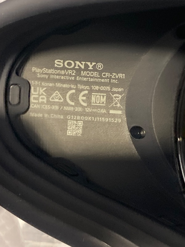 Photo 1 of PlayStation VR2 Horizon Call of The Mountain™ Bundle (PSVR2)