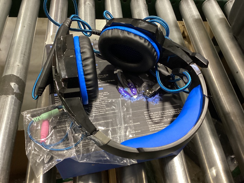 Photo 1 of BENGOO G9000 Stereo Gaming Headset for PS4 PC Xbox One PS5 Controller, Noise Cancelling Over Ear Headphones with Mic, LED Light, 7.1 Surround Sound, Soft Memory Earmuffs for Nintendo Xbox Series X|S