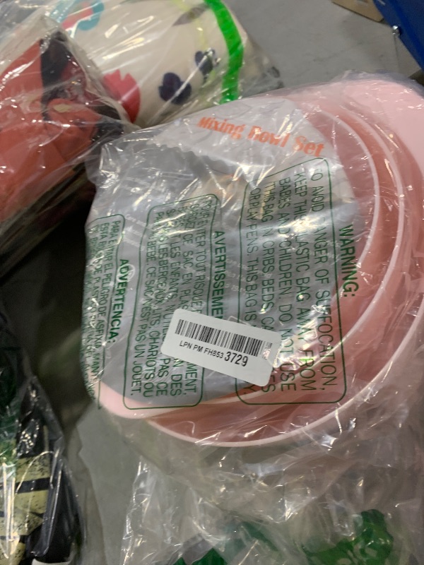 Photo 1 of BoxedHome Nesting Plastic Mixing Bowl Set, 4 Piece Mixing Bowl Set with Pour Spouts, Size 1.7, 2.5, 3.5 and 4.5qt, for Prepping, Mixing, Baking, Cooking(2023 New Version, Pink)