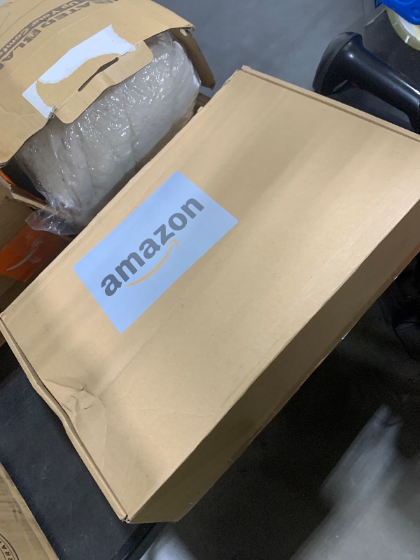 Photo 1 of CHENGCHILIT LED Garage Light 6 Pack - 200w 20000LM 6500K Garage Lights Ceiling LED with 7+1 Adjustable Panels, Shop Lights Screw in E26 E27 Bulb Socket for Workshop, Storage Room, Basement, Warehouse