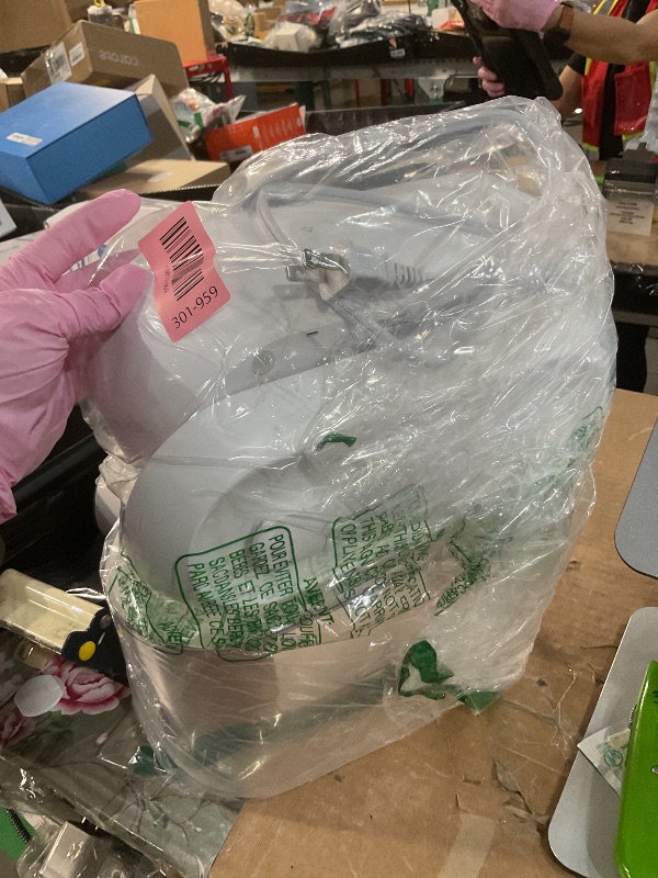 Photo 1 of ***MISSING PARTS***
Dreo Humidifiers for Bedroom, 4L Top Fill for Large Room, 36H Runtime, 28 dB Quiet Supersized Cool Mist Air Humidifier for Baby Nursery, Plants, Indoor, Night Light, Easy to Clean & Fill, White