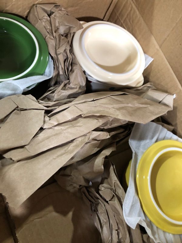 Photo 1 of ***MISSING PARTS***
***DAMAGED - SEE NOTES/PICTURES***
AVLA 4 Pack Porcelain Ramekins, 9 OZ Mini Casserole Bowl with Lid and Handle, Ceramic Souffle Soup Creme Brulee Bowls, Oven Safe, Mini Casserole Dish (Polka Dot, Assorted Color)