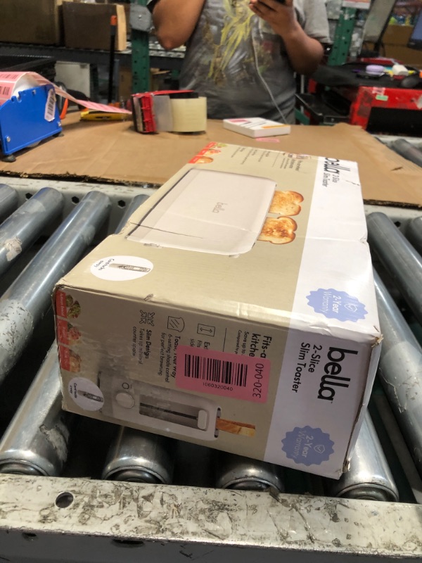 Photo 1 of ***DAMAGED - SEE NOTES/PICTURES***
bella 2 Slice Slim Toaster, Fits-anywhere™ Kitchenware, 6 Setting Shade Control with Reheat & Cancel Buttons, Fits sourdough, 10” Long Slot, Anti Jam & Auto Shutoff, 900 Watt, Oatmilk