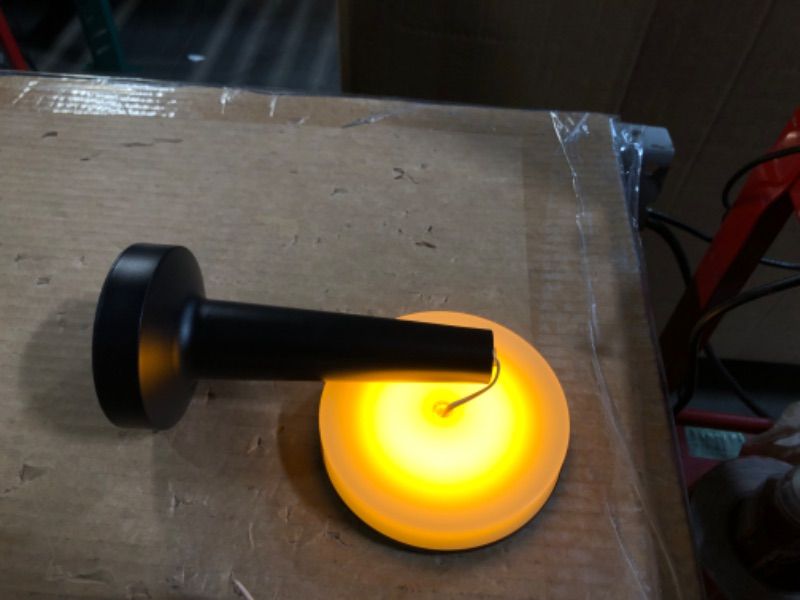 Photo 1 of ***DAMAGED - SEE NOTES/PICTURES***
JHPGEOE Cordless Metal Desk Lamp, Touch Sensor Control LED Table Lamp,3 Color Stepless Dimmable Battery Powered Lamp for Living Room, Dorm, Home Office (Gold)