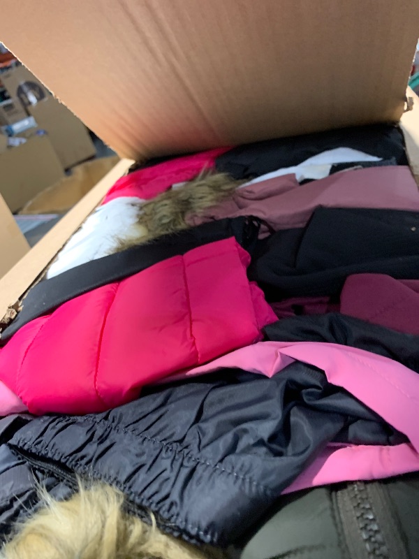 Photo 1 of ***DAMAGED - SEE NOTES/PICTURES***
BIG 5 VARIETY BOX