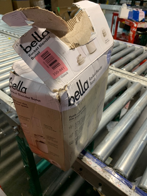 Photo 1 of ***MISSING PARTS***
bella 6 Pcs Portable Rocket Blender, Juicer & Smoothie Maker, Press & Twist Design, EverGood™ & BPA Free Dishwasher Safe Parts, 4 Tip Stainless Steel Blade, Cord Wrap, 240 Watt Motor, Oatmilk