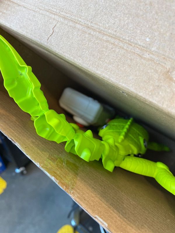 Photo 1 of **UNTESTED**
ZIVWAGX 2026 Newly Wall Crawler Gecko, Rechargeable Remote Control Robot Kids Toys, Children's Remote-Controlled Gecko Crawling toyWall Climbing Toy for Kids 4+ Years