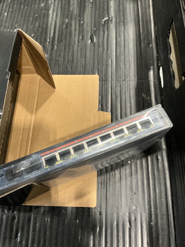 Photo 1 of 10 Port 2.5G Unmanaged Ethernet Switch, 8 x 2.5G Base-T Ports, 2 x 10G SFP, Compatible with 100/1000/2500Mbps, VLAN, Fanless, Desktop/Wall Mount YuanLey 2.5Gbe Network Switch for Wireless AP, NAS, PC