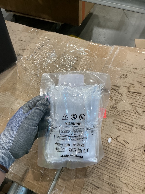 Photo 1 of 100 Pcs 2.7x3.5In Organza Gift Bags, White Drawstring Jewellery Pouches Candy Pouches Mesh Favor Bags Gift Bags for Festival Wedding Christmas Anniversary Hen Party