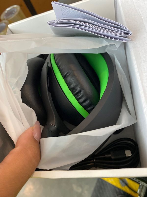 Photo 1 of **UNTESTED**
Wireless Gaming Headset for XBOX Series X|S|One, PC, PS5, PS4, Mac, Switch, Gaming Headphones with 2.4GHz, Bluetooth 5.4, 53MM 3D Stereo Sound, 60H Battery, Detachable Noise Canceling Mic, 3.5mm Wired