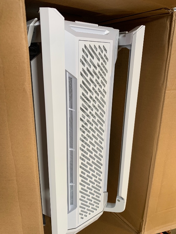 Photo 1 of ASUS ROG Hyperion GR701 White EATX Full-Tower Gaming Case, High Airflow Design, Tool-Free Side Panels, Pre-Installed 4x140mm Fans, Supports 420mm Radiators, Built-in GPU Holder, Front USB-C