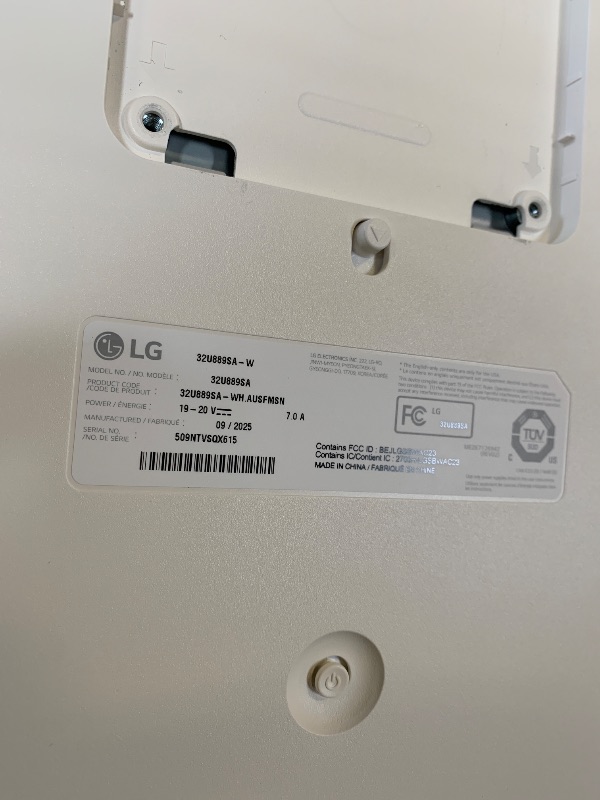 Photo 1 of LG Smart Monitor Swing 32U889SA-W 32-Inch 4K UHD (3840x2160) IPS Touchscreen on a Fully Adjustable Wheeled Base HDR10, webOS, Built-in Speaker, HDMI, USB Type-C, Tilt/Height/Swivel/Pivot Stand, White
