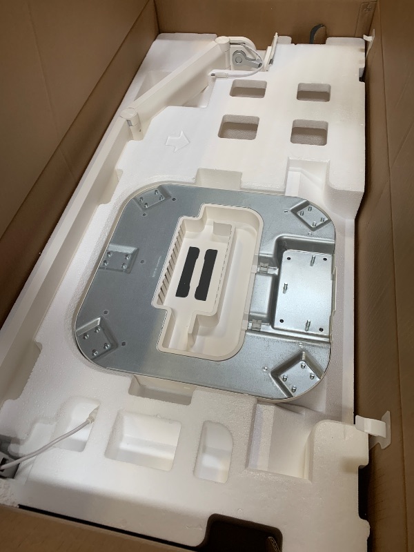 Photo 1 of LG Smart Monitor Swing 32U889SA-W 32-Inch 4K UHD (3840x2160) IPS Touchscreen on a Fully Adjustable Wheeled Base HDR10, webOS, Built-in Speaker, HDMI, USB Type-C, Tilt/Height/Swivel/Pivot Stand, White
