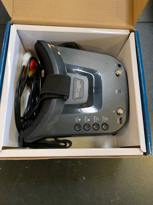 Photo 1 of 5.8G FPV Goggles with Antennas: 3 Inch Screen 5.8G 40CH Build in Battery Video Headset for Analog FPV camera and Transmitter FPV Drone RC Car Airplane RC Hobbies by Speedybee