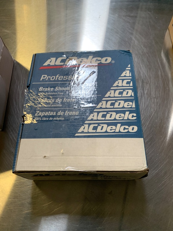 Photo 1 of ACDelco Gold 17854B (88877080) Bonded Rear Parking Brake Shoe Set