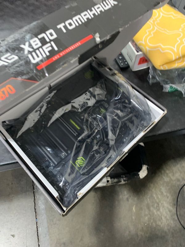 View 3 of MSI MAG X870 Tomahawk WiFi Gaming Motherboard (AMD Ryzen 9000/8000/7000 Series Processors, AM5, DDR5, PCIe 5.0, M.2 Gen5, SATA 6Gb/s, USB 40Gbps, HDMI/DP, Wi-Fi 7, Bluetooth 5.4, 5Gbps LAN, ATX)