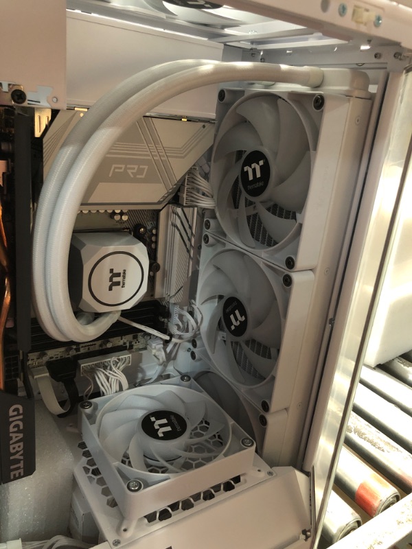 Photo 1 of ***MISSING RAM/MAY HAVE ISSUES WITH FUNCTIONALITY**

Thermaltake LCGS Reactor 9890S Gaming Desktop (AMD Ryzen™ 7 9800X3D, ToughRam 32GB DDR5 6000MT/s RGB Memory, NVIDIA® GeForce RTX 3060, 2TB NVMe M.2, WiFi, Windows 11) T6WT-X870-590-LCS