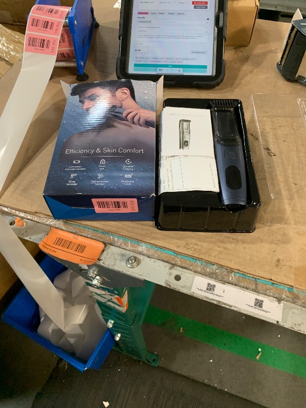 Photo 1 of (used) Vacuum Beard Trimmer for Men with 20 Length and Styles Adjustable, Built-in Vacuum Trimmer for Mustache