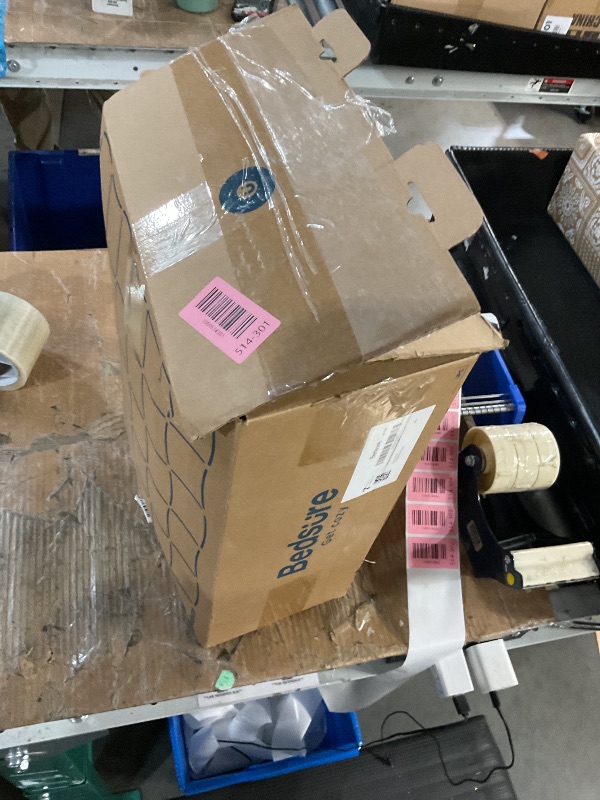 Photo 1 of ***STOCK IMAGE FOR REFERENCE***
** forest green **
Bedsure King Size Comforter Set, White Soft Prewashed Bedding for All Seasons, 3 Pieces GentleSoft™ Warm Down Alternative Bed Set, 1 Lightweight Comforter (104"x90") and 2 Pillowcases (20"x36")