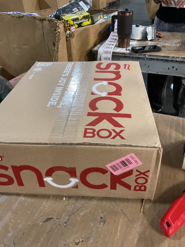 Photo 1 of  USE BY NOV/4/25 
Lay's Potato Chips Variety Pack, 1 oz Bags, (21 Pack) (Packaging and Formula May Vary)