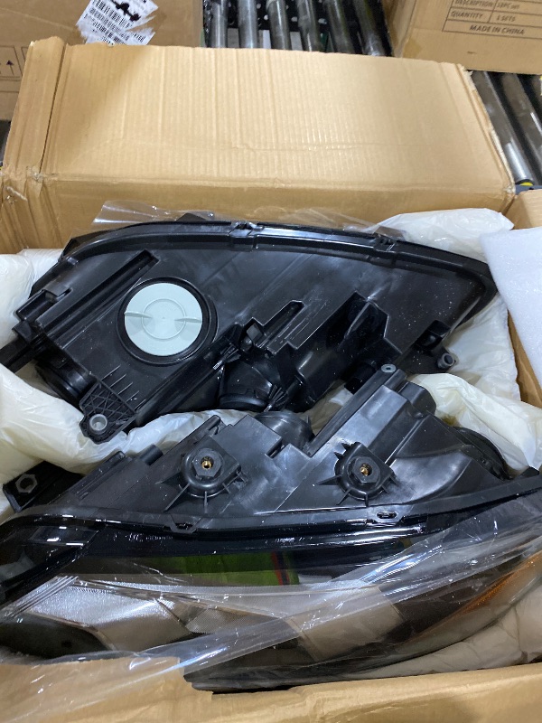 Photo 1 of Misakomo Headlights Assembly Compatible with 2012 2013 2014 2015 Volkswagen VW Passat - Replace 561941005D, 561941006D, 3411131LAS2, 3411131RAS2, VW2502148, and VW2503148 - Driver & Passenger Side