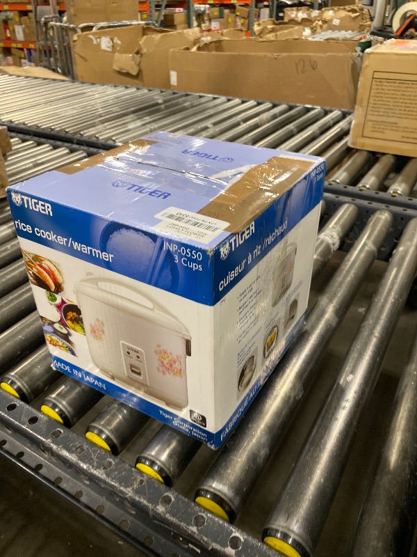 Photo 1 of Tiger JNP-0550-FL 3-Cup (Uncooked) Rice Cooker and Warmer, Floral White