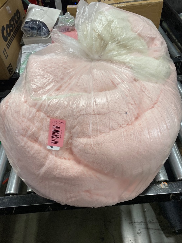 Photo 1 of tohrisa Seashell Jacquard Sherpa Comforter Set Warm Cozy Premium Bedding 3 Pieces, King Size Geometric Pattern Quilt Comforter with 2 Pillowcases(104"X90" Light Pink)