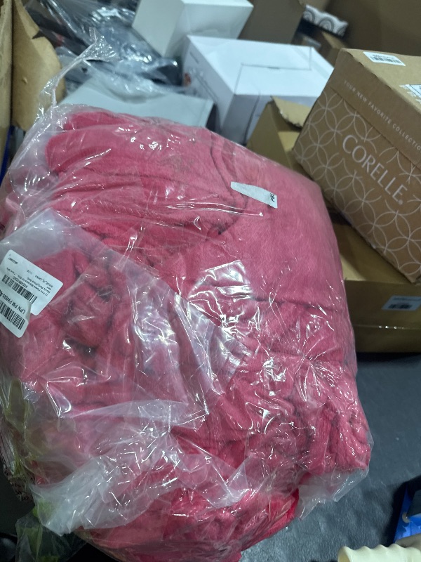 Photo 1 of 12 Pcs Fleece Blankets for Girls Sleepover Party Soft Fuzzy Throw Blanket 40 x 60 Inch Warm Flannel Blanket for Teenager Bed Travel SPA Movie Party(Rose Red)