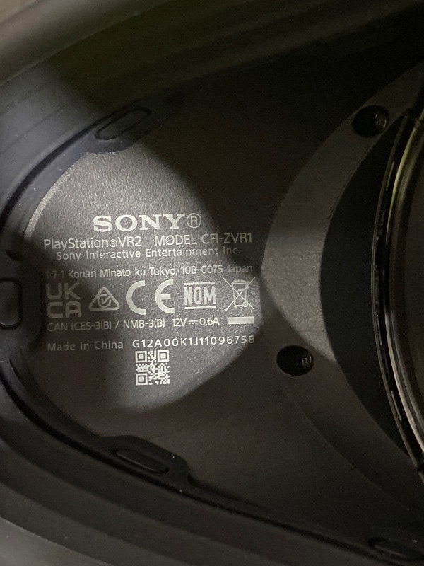 Photo 1 of PlayStation VR2 Horizon Call of The Mountain™ Bundle (PSVR2)