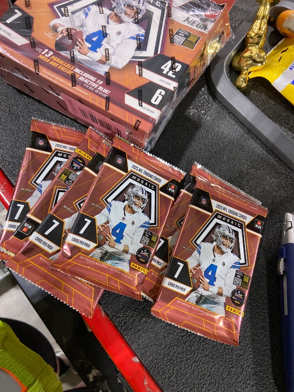 Photo 1 of 2025 Panini Mosaic Football Trading Cards Mega Box