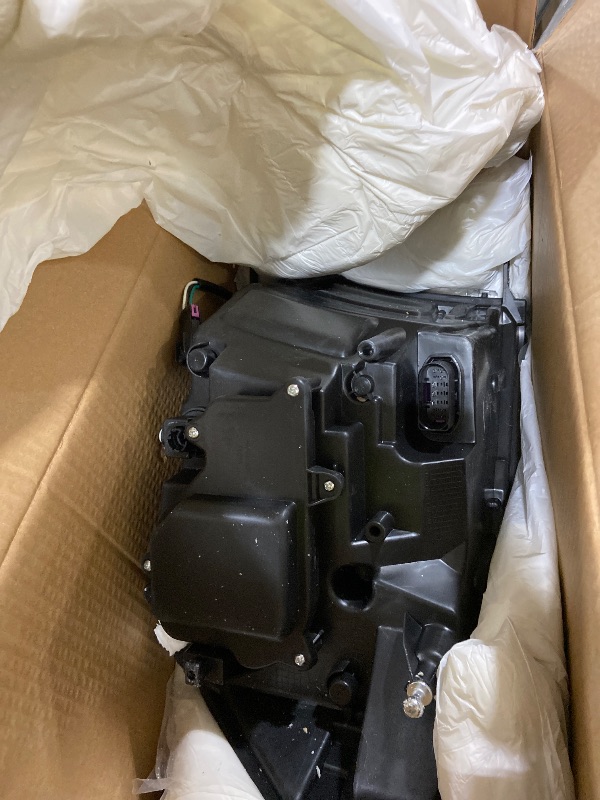 Photo 1 of Dasbecan OE Projector Halogen Headlights w/LED Signal DRL Compatible With Dodge Ram 1500 2500 3500 2013-2018 Left Driver Side Headlamp assembly Chrome Trim w/Bulbs Replaces#68324941AD CH2502290