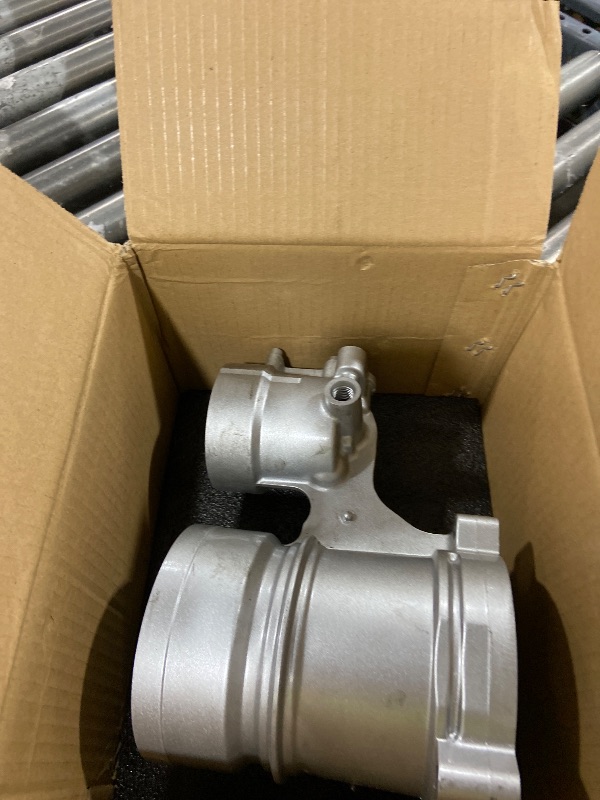 Photo 1 of MITZONE Aluminum Oil Filter Housing with Sensor Compatible with Ford 6.0L Power-Stroke Diesel Ford F-250 F-350 F-450 2003-2010 E150 E250 2005-2010 International CF500 CF600 2005-2008 4.5L V6 VT275