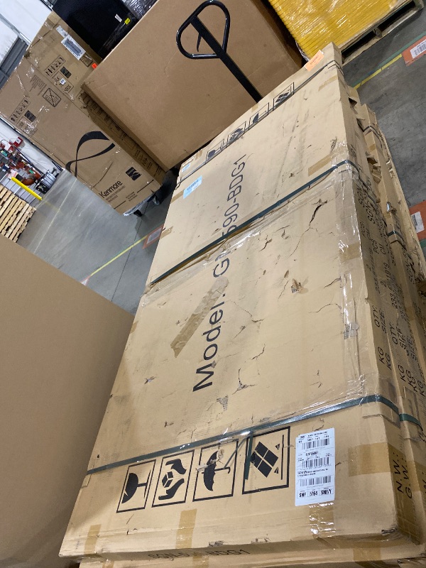 Photo 1 of SUNGOLDPOWER WATT BIFACIAL N-TYPE MONOCRYSTALLINE SOLAR PANEL SGN-590-BDG1 UL61730 CEC LISTED 2PCS