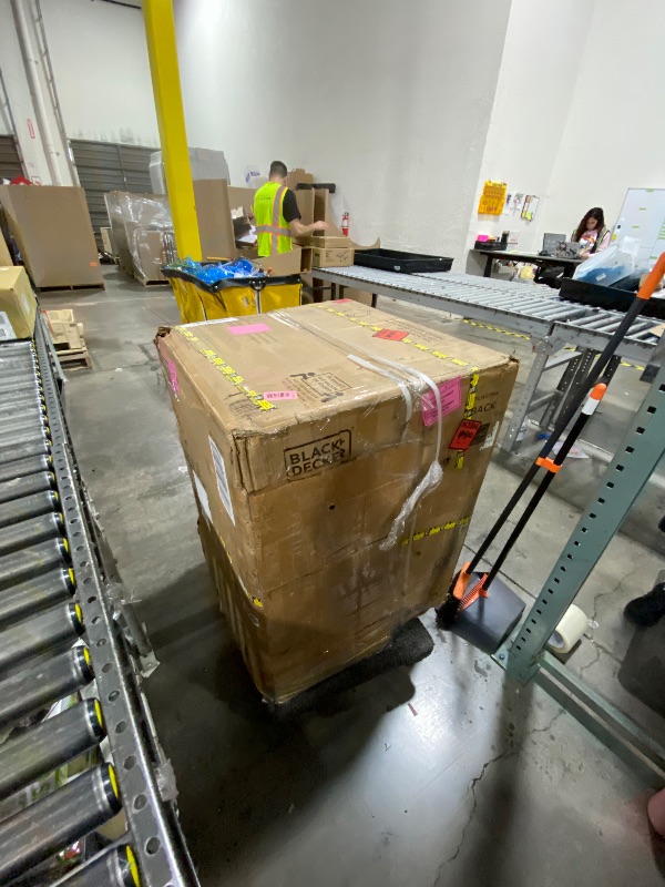 Photo 1 of BLACK+DECKER Front Load Washer, 2.7 Cu. Ft. Compact Washing Machine with LED Display & 16 Cycles