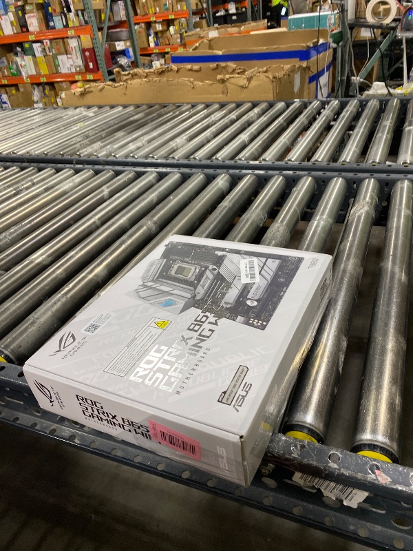 Photo 1 of Asus ROG Strix B650-A Gaming WiFi AMD B650 AM5 DDR5 6400 DP HDMI 3x M2 USB3.2 WiFi 6E + BT AURA RGB 2.5Gbit LAN ATX Armoury Crate, AI Suite 3, PCIe Slot Q-Release