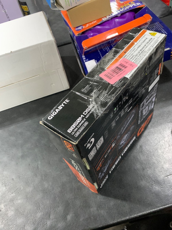 Photo 1 of GIGABYTE B850M DS3H AMD AM5 mATX Motherboard, Support AMD Ryzen 9000/8000/7000 Series, DDR5, 8+2+2 Power Phase, 2X M.2, PCIe 5.0, USB-C, 2.5GbE LAN, EZ-Latch, 5-Year Warranty