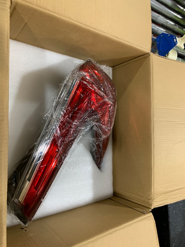 Photo 1 of MITZONE Right Rear Tail Light Assembly Compatible with 2017 2018 2019 Honda CR-V EX EX-L LX Touring 1.5L 2.4L L4 33500-TLA-A01 Taillight Tail Brake Lamp With Bulb Inside