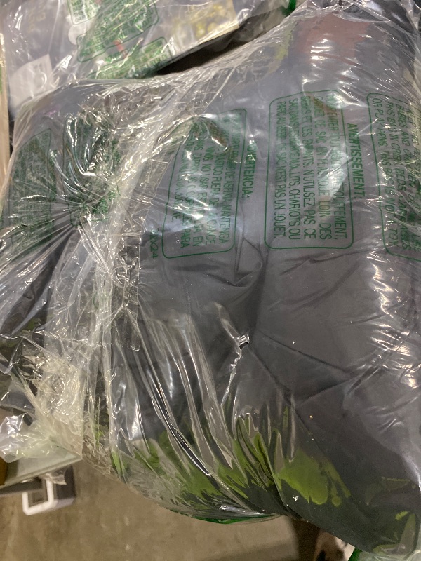 Photo 1 of Amazon Essentials Women's Lightweight Water-Resistant Longer Length Cocoon Puffer Coat, Black, Medium