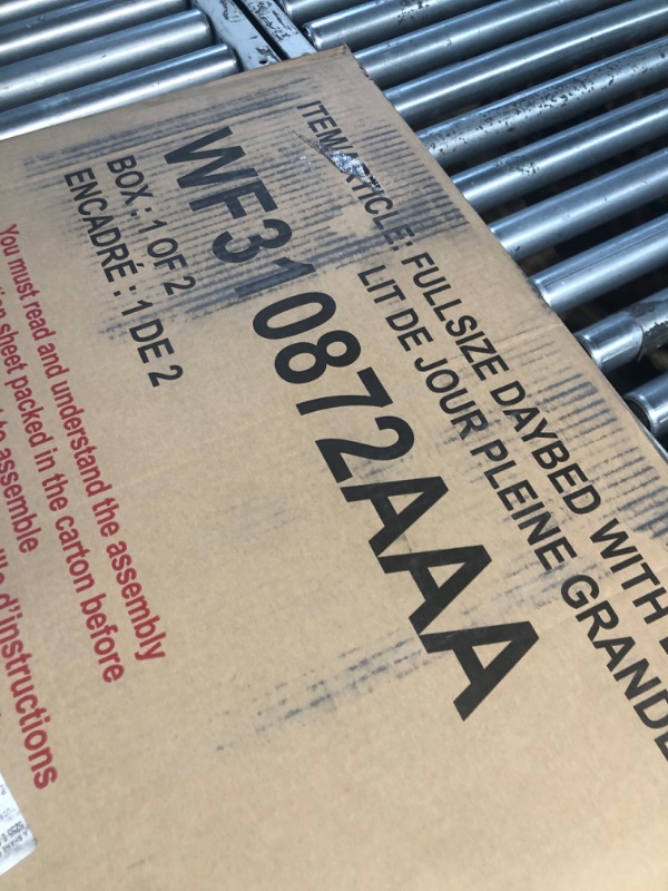 Photo 1 of ***PARTIAL SET***(MISSING OTHER CARTONS//BOXES)
Daybed with Storage Drawers and Twin Size Trundle, Wooden Sofa Bed for Living Room and Bedroom, Wood Slat Support, No Box Spring Needed (Beige)
