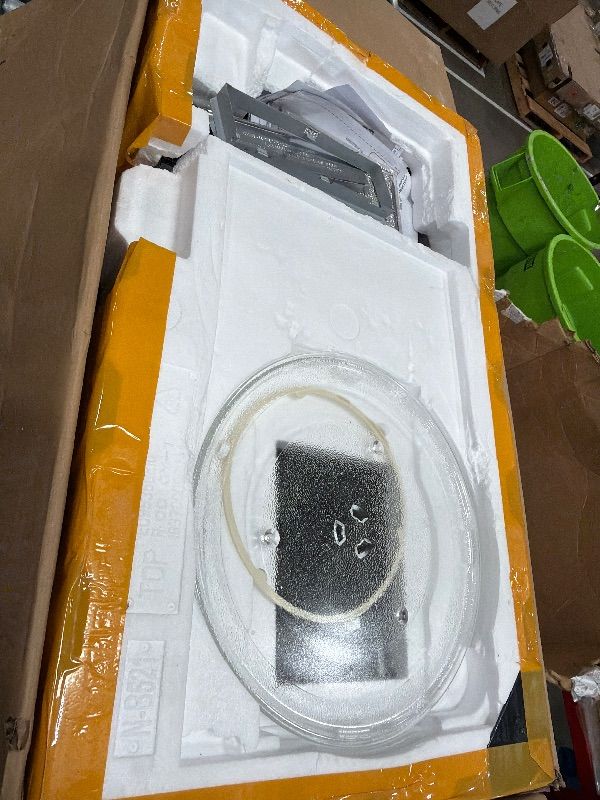 Photo 1 of ***SEE NOTES***
BLACK+DECKER Over the Range Microwave Oven with Vent and One-Touch Auto Cooking, 1.7 cu. ft. OTR Over Stove Microwave, Stainless Steel, 1000 Watts, EM044K6CE-SS