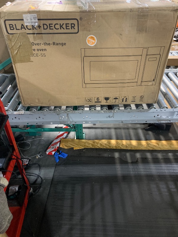 Photo 1 of ***SEE NOTES***
BLACK+DECKER Over the Range Microwave Oven with Vent and One-Touch Auto Cooking, 1.7 cu. ft. OTR Over Stove Microwave, Stainless Steel, 1000 Watts, EM044K6CE-SS